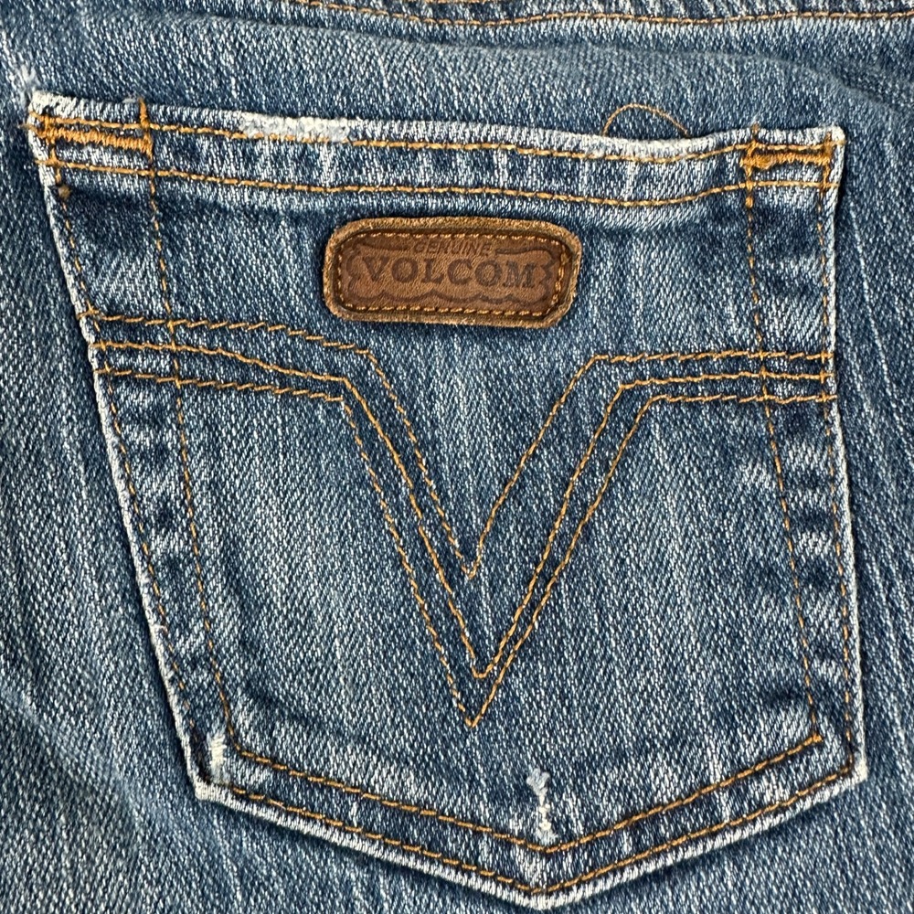 Volcom Jeans Womens 9 Blue Denim Flare Low Rise Y2K Skate Boardwear - Picture 13 of 15